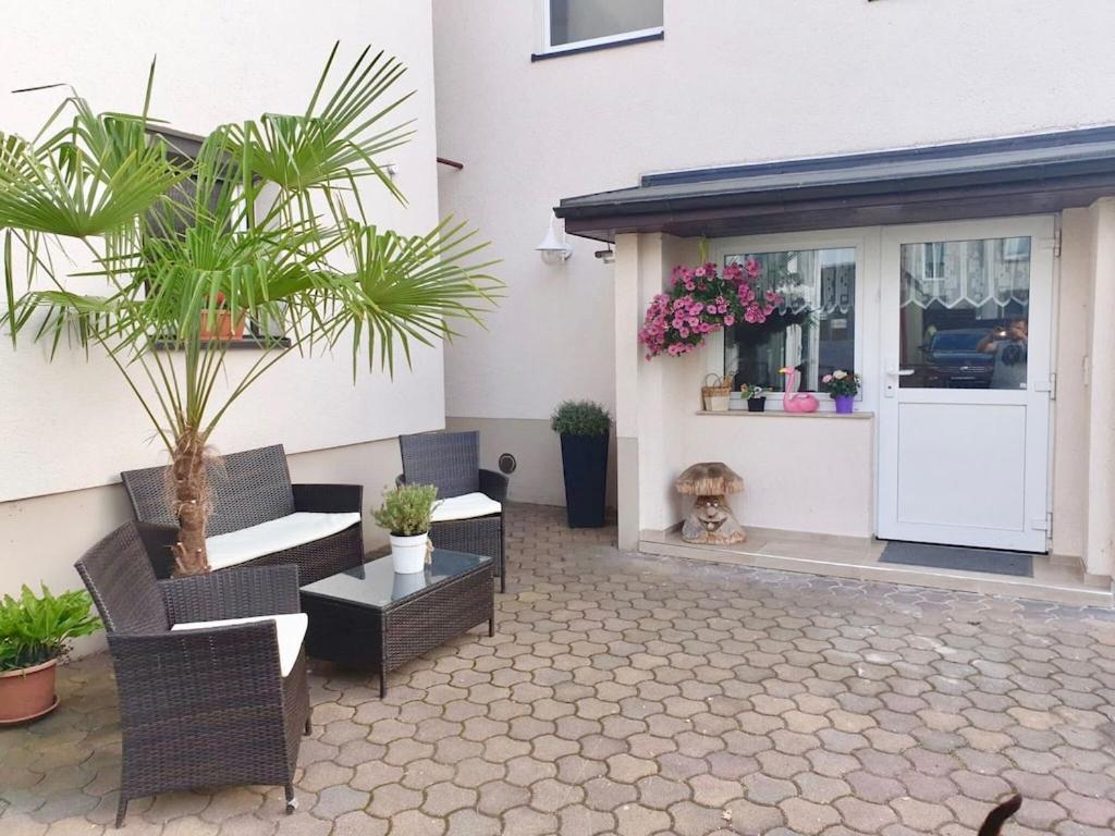 In Saxony In A Charming Area Apartment *